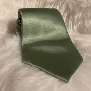 NEW VAN HEUSEN 100% SILK